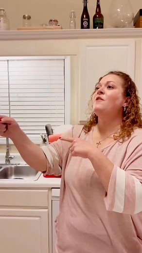 Bethany gets in Brooke’s face and Larry wanna give her the silent treatment again #bethany | Sofia Thompson