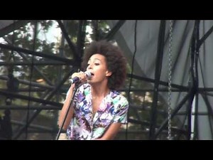 SOLANGE KNOWLES - DON'T LET ME DOWN - MADE IN AMERICA FESTIVAL (BEST FOOTAGE)