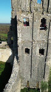 The King's Tower at Corfe Castle is now open to the public for the first time since 1646 🤩 A conservation project at the castle has built a new platform so visitors can see the view which the Kings of England used to see 👑 The tower includes an ‘appearance door’ which the monarch and his family could appear to his subjects, just like King Charles III and Queen Camilla do at Buckingham Palace. You can book a tour of the King's Tower on the National Trust website 👇 www.nationaltrust.org.uk/visi
