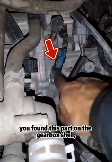 Before considering repairing or replacing the transmission, check the input speed sensor; it could save you a significant amount of time and repair costs. 👀#TransmissionProblems #CarTips #MechanicTips #AutoRepair #DIY