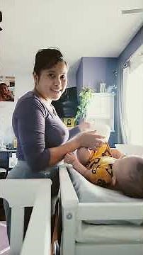 Tips and tricks how to change diaper on your baby 👶 #newmom #motherhood #infantcare