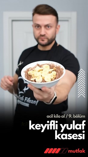 Salim Nesefi Meriç on Instagram: "‘Keyifli Yulaf Kasesi’ Yulaf yemekte zorlanıyorsan ya da aynı şekilde yemekten sıkıldıysan bu öğün tam senlik. Deneyip deneyimlerinizi yorumlarda belirtmeyi unutmayın. TOPLAM TARİF SÜRESİ: 5-6 dakika KALORİ VE MAKRO DEĞERLERİ • Kalori: 856 • Protein: 25,93 gram • Karbonhidrat: 113,52 gram • Yağ: 36,45 gram • İlave şeker: 0 MALZEMELER • 100 gram yulaf • 25 gram ceviz (1 avuç) • 1 kase yoğurt (200 gram) • 1 tatlı kaşığı kakao (7 gram) • 1 yemek kaşığı Hindistan ce