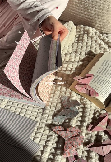 your sign to make origami bookmarks #diy #bookmark #origami | origami