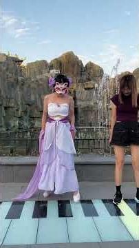 This girl's typing speed is too fast.