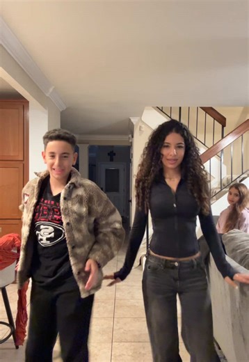 holy throwback #viral #ellykrilly #duo #fypシ゚viral @ALIEN BOY 👽