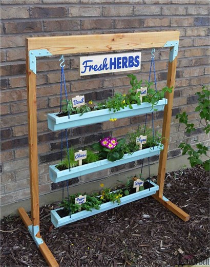 9 DIY Vertical Gardens for Better Herbs