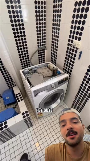 Did you know every washing machine has a balance weight inside❓It’s a concrete block that keeps the drum stable during high-speed spins ⚡ For smaller machines (around 7–8 kg capacity) , the block usually weighs 20–25 kilos, while bigger machines (9–10 kg) can have 30–35 kilos of concrete! 🧱 Without it, your washer would be bouncing around, making noise, and putting stress on the springs and bearings. It’s heavy, but it’s what keeps your laundry running smooth and safe 🌀👕 Follow @SkilledToRepa