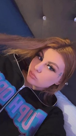 Hi ✌️💋 . #Chicago #followforfollowback #4batz #blueskyebaby #viralreelschallenge | Skye Rhiannon