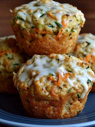 39K views · 152 reactions | Carrot Cake Zucchini Muffins Ingredients: 2 cups grated zucchini (about 2 medium zucchinis) 1 cup grated carrots (about 2 medium carrots) 1 ½ cups all-purpose flour 1 teaspoon baking powder 1 teaspoon baking soda ...... Full Recipe in Coʍmеոτ  | Yay Food | Facebook
