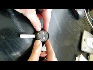 Cómo cambiar la batería en la llave de un Mini