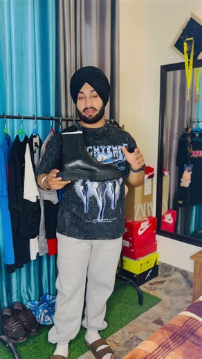 Height + Style + Attitude = Chunk Boots Formula 💯#ChunkBoots #StageStyle #SingerLook #ConcertVibes