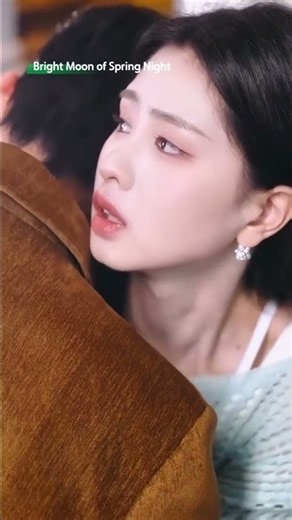 Dia menangkapnya dengan mantap🤗❤️ #BrightMoonofSpringNight #iQIYI #shortdrama