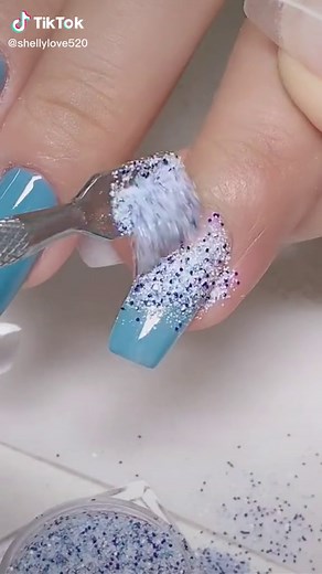 Ombre Nail Art Using Sugar Powder: Nail Design Ideas