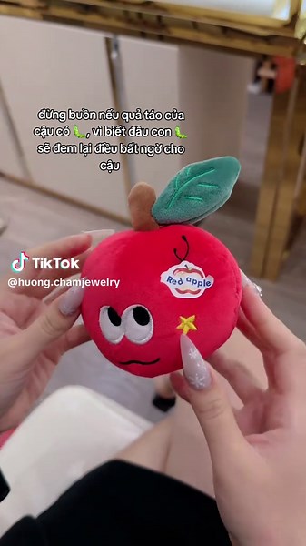 Ánh sáng từ vết nứt trong cuộc sống