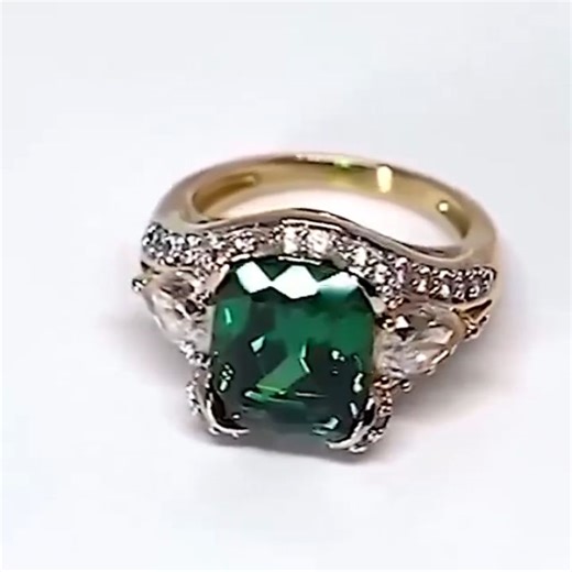 43K views · 92 reactions | ✨✨Keep your pieces shine bright like a freshly polished diamond using this magic jewelry cleaner spray! Get yours now | Likelyon-5 | Facebook