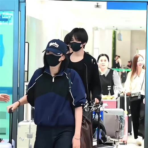 qi lu heng and their parents are on vacation in korea #wanglujie #zuoqihan #chenyiheng #tffamily_4th_generation