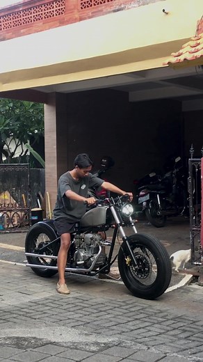 Custom Yamaha SSX225 Bobber Motorcycle