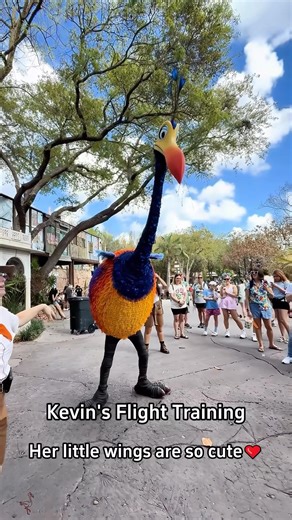 Do you like Kevin?#disney #kevin #joy #reaction #disneyland #cute