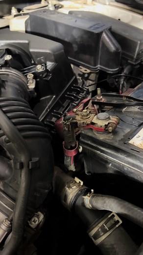 Always Cover Battery Terminal For Avoiding damage #cover #battery #terminal #avoid #damage #alsharifauto #asacarinformation #civic #carrepair #carmechanic #toyota #advice #repair #electrician #mechanic #mercedes #tesla #mz #shortvideo #shani #abdullahautoelectrician #Google #tips #fuelavarage #Tiktok #Million #Foryou