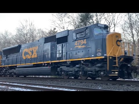 A fresh SD70 trails 3rd on CSX M436/06 as it climbs the grade at CP61