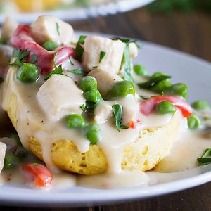 Looking for a comfort food dinner that can be done in 30 minutes? This Chicken a la King is one of my husband's favorite recipes! Get the full recipe here: https://www.tasteandtellblog.com/chicken-a-la-king/ | Taste and Tell