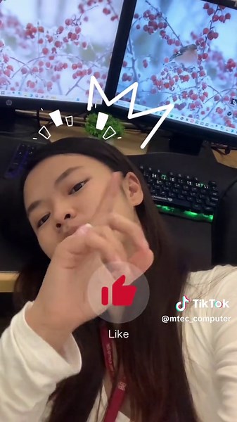 ເຄື່ອງສົດໃໝ່: ບັນເທີກັບຄອມຄ້າງ