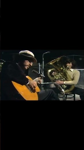 Halftime Show: Leon Redbone - "Diddy Wa Diddie"