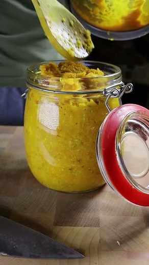How to Make Ginger, Turmeric and Garlic Paste