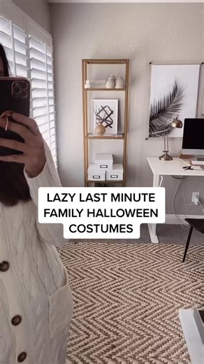 13 reactions | Easy last minute family Halloween costumes #familyhalloweencostume #familyhalloween #easyhalloweencostume | Berry Lloyd | Facebook