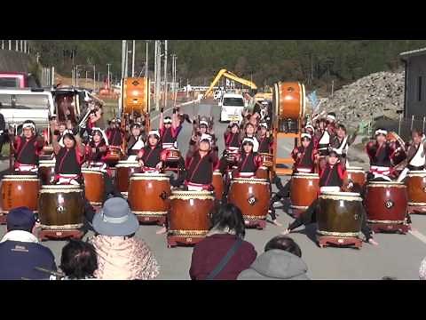 石巻市立雄勝中学校 復興輪太鼓 - おがつ店こ屋感謝祭太鼓まつり