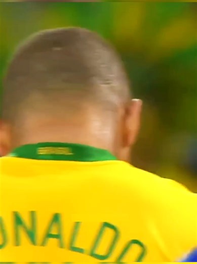 Ronaldinho e Ronaldo: As Lendas do Futebol Brasileiro