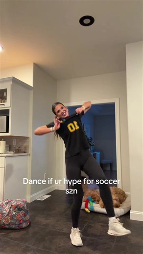 lana esparza (@lanasparz.soccer)’s video of dance