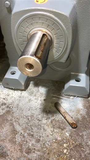 How to Remove Shaft Key with Screwdriver #shorts #gearbox