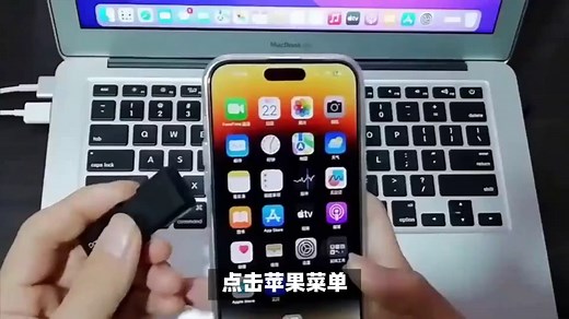 怎么恢复电脑桌面上的图标到原来的位置？