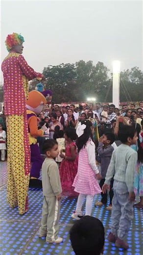 Mickey mouse Santa Claus kaise dance Karen bacche