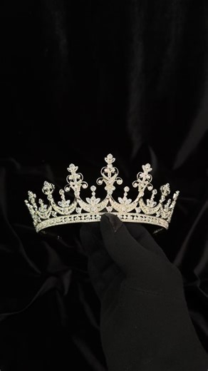 Royal Crown on Instagram: "An elegant royal tiara with a refined, timeless design, highlighting delicate details and brilliant sparkling stones. Perfect for brides who appreciate classic elegance and a graceful royal presence. For orders and inquiries, please contact us through the page."