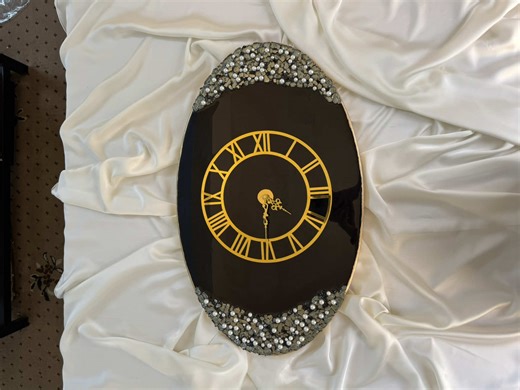 Elegant Oval Clock: Jewelry for Your Walls