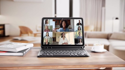 CHESONA Keyboard Case for iPad (A16) 11th/10th Generation (2025/2022), Detachable Wireless Keyboard, Stand Folio Keyboard Cover with Pencil Holder, Thin & Light (Pale Pink)