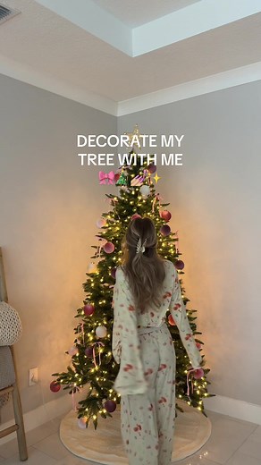 Girly Christmas Tree Decorating Ideas