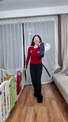 This 10-second tie tutorial is a must-have for your boyfriend and husband. How to tie a tie. Rea