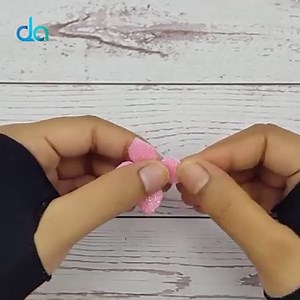 609K views · 24K reactions | Craft enchanting DIY flowers with glitter foamiran. Elevate your décor with these beautiful blooms, shaped and assembled with care. This flower-making DIY adds a touch of creativity to your space. ¡Crea hermosas flores de fomi con glitter foamiran y dale un toque artístico a tu entorno! ✨ | DIY Crafts & Art | Facebook