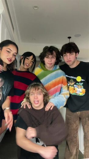 its @chaser ‘s birthday but wheres the style babes??😓🙏🏽 😬😬😬