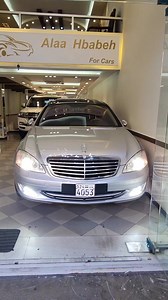 #مرسيدس_500_S #Mercedes_S500 سنة الصنع : 2006 لون السيارة : فضي لون الفرش : أسود عدد السلندرات : 8 سلندر #المواصفات_كاملة_فل_رقم_واحد أبواب شفط - مقاعد كهربائية مع ذواكر - تدفئة و تبريد و مساج للمقاعد #فتحة_سقف_بانورامية - نظام ASR لمراقبة الجر - نظام BAS مساعد الفرامل الخاص ب مرسيدس - نظام ESP توازن الكتروني - نظام تعليق AIR MATIC - وضعيتي قيادة : ( E , S ) - نظام صوتي فاخر من HARMAN KARDON بتقنية 8D sound #مساند_رأس_كهربائية _ زجاج دبل ( عزل كامل ) - مرايا طي كهربائية حمايات مرايا - كاميرا خلف