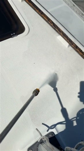 Rusty water with a pressure washer equals stained jelly coat! Check your water source first!