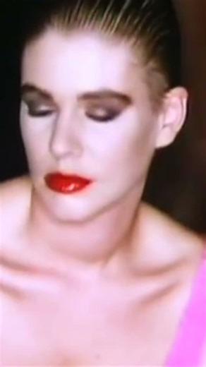 Waves_On_Waves, "My Favorite Complication", darkwave, ebm, goth, post-punk, new wave, retrowave, syn