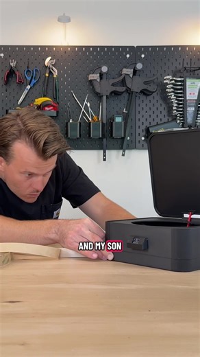 I spent a YEAR designing ridiculous inventions 🤯 Here’s a countdown of my favorite inventions of 2025, from custom electric snow bikes to underwater jetpacks! What do you want to see me build in 2026?? Comment below! 👇 #invention #engineering #maker #DIY #3dprinting