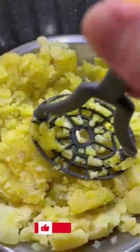 Creamy Homemade Mashed Potatoes (Patates Püresi) #youtubeshorts #food #turkishfood #cooking #recipe