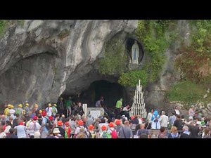 Messe internationale de Lourdes du dimanche July 6, 2025 depuis la basilique Saint-Pie X, du Sanctua
