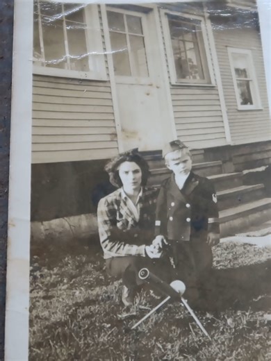 Discovering Antique Family Photos and Memories