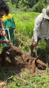 18 reactions | 35 visiting an indigenous tribe deep in the Amazon Jungle in Ecuador this was actually my second time visiting this tribe, I came to this specific part of the Amazon a year ago on my own 000 | Eleazar | Facebook